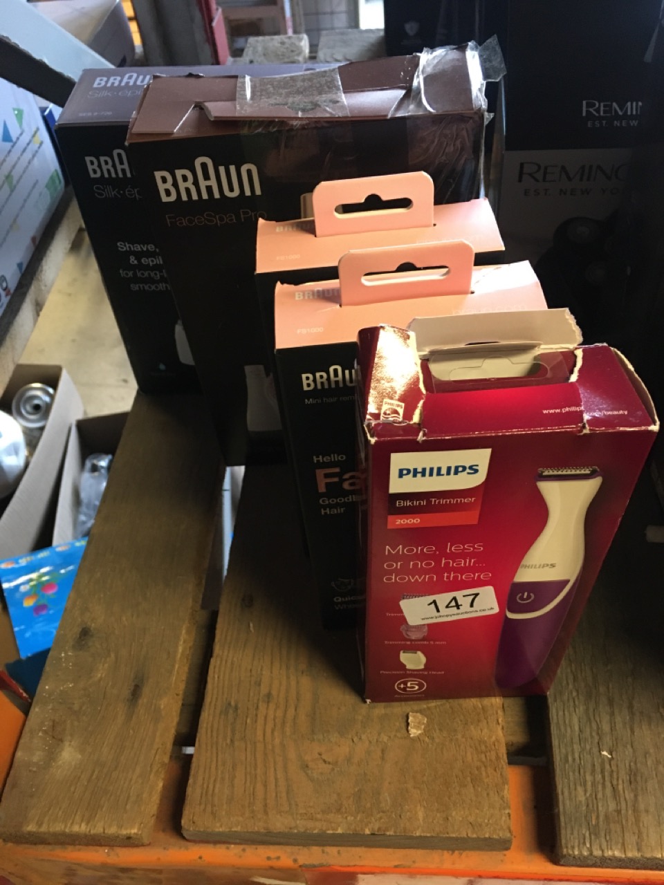 John Pye Auctions QTY OF BEAUTY ITEMS TO INCLUDE PHILIPS BIKINI