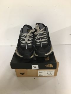 PAIR OF THE NORTH FACE MEN'S VECTIV TARAVAL TRAINERS - SIZE UK 9