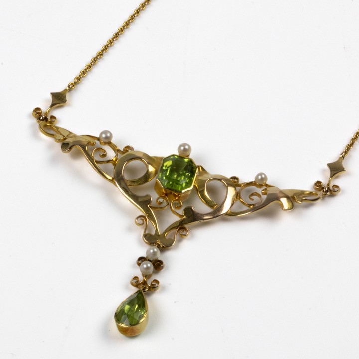14K Yellow Green and White Stone Openwork Necklace, 42cm, 8.3g.  Auction Guide: £200-£300 (VAT Only Payable on Buyers Premium)