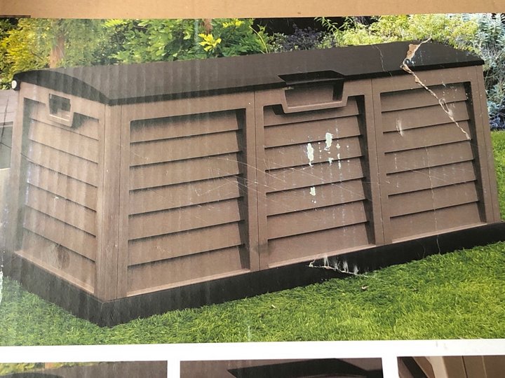 John Pye Auctions STARPLAST 440L DECK BOX WITH DOME LID RRP £200