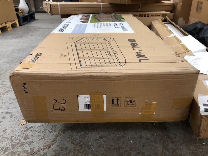 John Pye Auctions STARPLAST 440L DECK BOX WITH DOME LID RRP £200