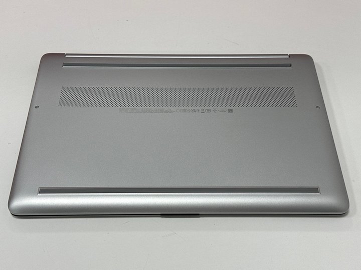 John Pye Auctions HP 15SFQ2039NA 128 GB LAPTOP IN SILVER (WITH BOX