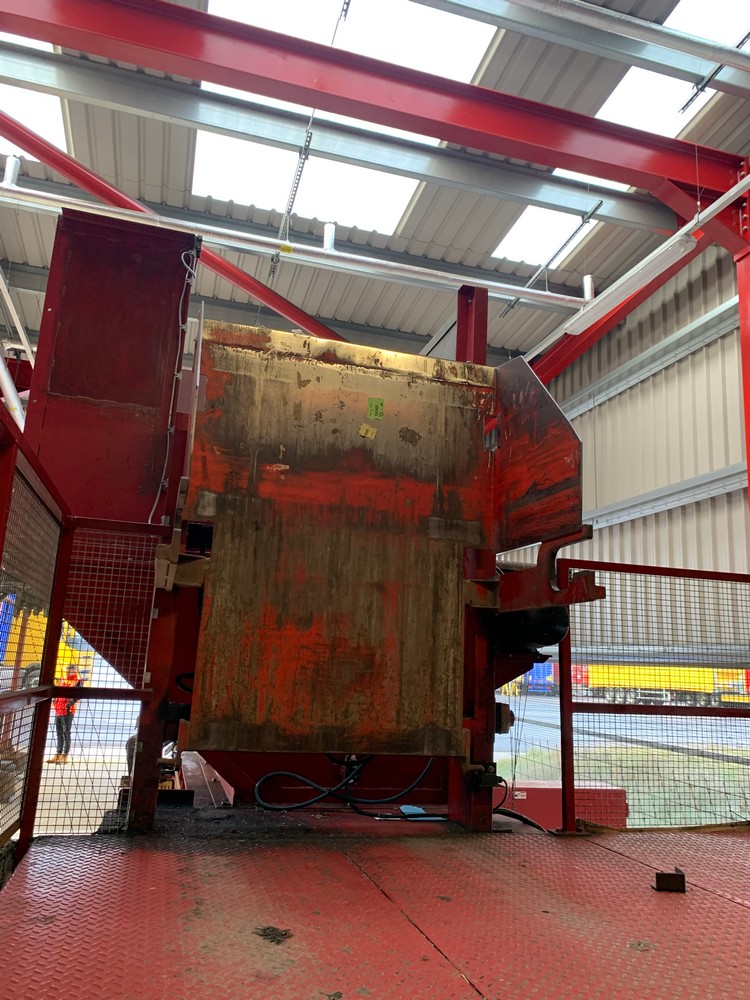 John Pye Auctions 2014 GODSWILL AUTOMATIC BALING PRESS GB1108F2204B