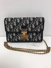 DIOR, ADDICT NAVY OBLIQUE CANVAS SHOULDER BAG WITH GOLD CHAIN REMOVABLE. ITEM TO INCLUDE NONE WITH AN ESTIMATED SIZE OF 19*12*4CM (ITEM INCLUDES A CERTIFICATE OF AUTHENTICITY) EAG9368