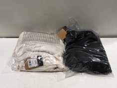 2 X THE NORTH FACE ITEMS TO INCLUDE GLACIER FULL ZIP FLEECE WHITE XL AND ESSENTIAL JOGGERS BLACK XL