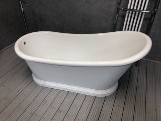 1700 x 750MM TRADITIONAL ROLL TOPPED SINGLE ENDED SLIPPER STYLE FREESTANDING BATH - RRP £899: LOCATION - BOOTH