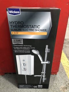 HYDRO THERMOSTATIC 8.5KW SLIMLINE ELECTRIC SHOWER IN WHITE & CHROME - RRP £355: LOCATION - R1