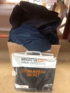 QTY OF REGATTA STORM BREAK JACKETS/OVER TROUSERS IN BLACK - VARIOUS SIZES TO ALSO INCLUDE REGATTA WATERPROOF JACKET IN NAVY/BLACK - UK XXL: LOCATION - BR1