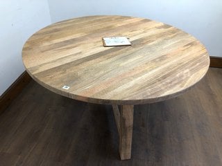 NKUKU INDALI MANGO WOOD ROUND DINING TABLE LARGE IN NATURAL RRP - £1250: LOCATION - A3