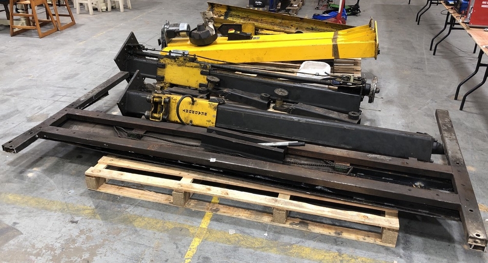 John Pye Auctions 4 X PALLETS OF ASSORTED ITEMS TO INCLUDE WERTHER