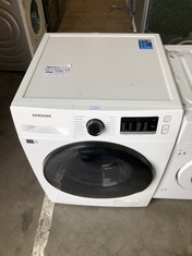 SAMSUNG FREESTANDING WASHING MACHINE  WD80TA046BE RRP £579: LOCATION - BOOTH(COLLECTION OR OPTIONAL DELIVERY AVAILABLE)