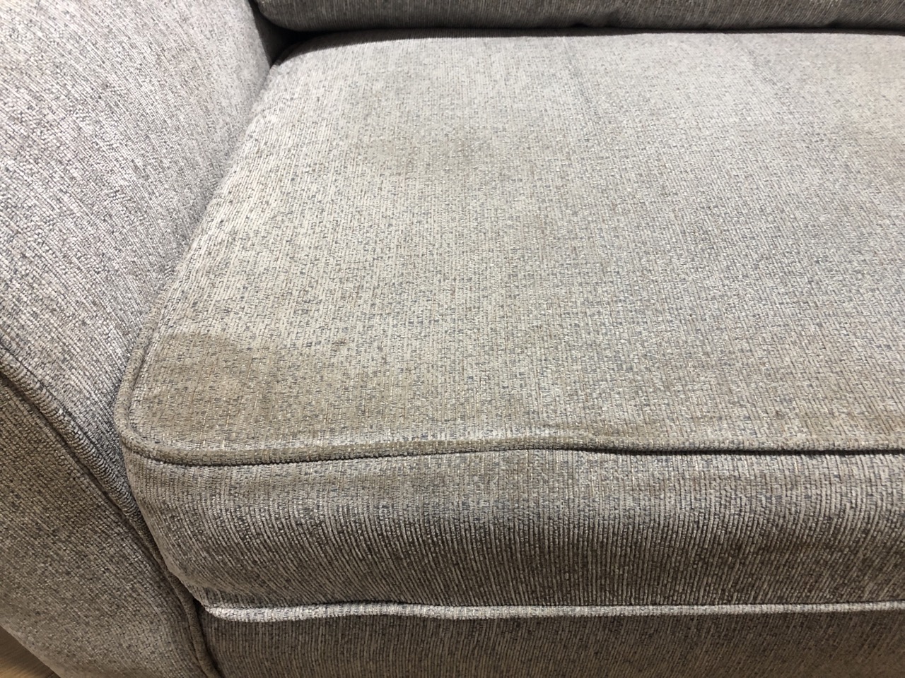 John Pye Auctions OAK FURNITURELAND JENSEN 4 SEATER SOFA SILVER