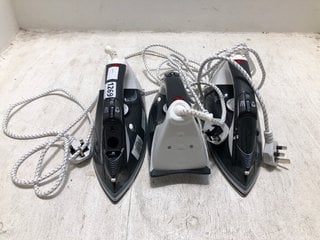 3 X ASSORTED JOHN LEWIS & PARTNERS IRONS TO INCLUDE SPEED STEAM IRON IN BLACK/WHITE: LOCATION - BR8