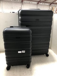 JOHN LEWIS & PARTNERS LARGE HARD SHELL SWIVEL SUITCASE IN BLACK TO INCLUDE MATCHING CABIN CASE IN BLACK: LOCATION - BR7