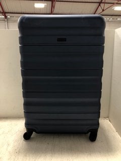 JOHN LEWIS & PARTNERS LARGE HARD SHELL SWIVEL SUITCASE IN NAVY: LOCATION - BR7