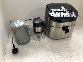 QTY OF ASSORTED JOHN LEWIS & PARTNERS ITEMS TO INCLUDE ELECTRIC KETTLE IN GREY: LOCATION - BR5