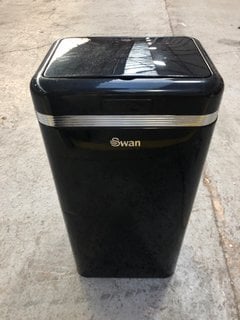 SWAN RETRO RUBBISH BIN IN BLACK: LOCATION - A5T