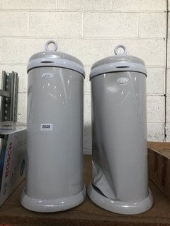 2 X UBBI DIAPER PAIL IN GREY (DAMAGED): LOCATION - BR22