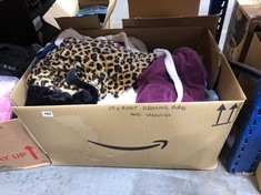 BOX OF APPROX 15 X ASSORTED ADULT DRESSING ROBES & SNUGGIES TO INCLUDE CITY COMFORT LADIES PYJAMA DARK ORCHID SIZE M (DELIVERY ONLY)