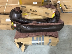 APPROX 7 X ASSORTED PET ITEMS TO INCLUDE BUNTY LARGE DOG BED IN BROWN LEATHER / FABRIC (BLOCK B) (COLLECTION OR OPTIONAL DELIVERY) (KERBSIDE PALLET DELIVERY)