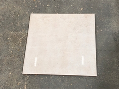 PALLET OF APPROX 21 X DUALGRES GLAZED CERAMIC TILES IN PORTLAND GREY APPROX SIZE 45 X 45CM (COLLECTION OR OPTIONAL DELIVERY) (KERBSIDE PALLET DELIVERY)