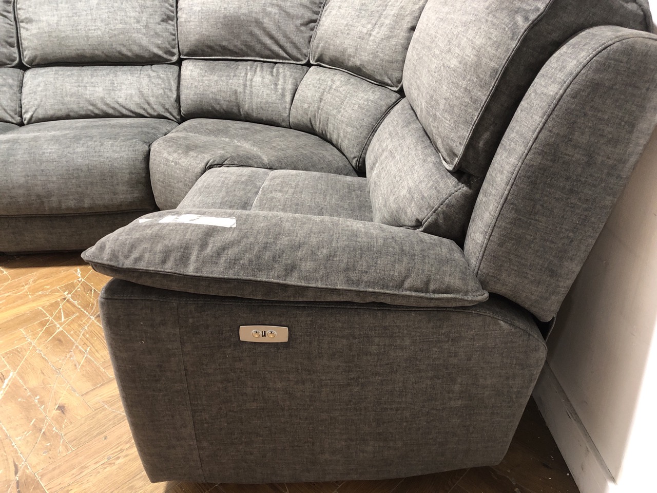 John Pye Auctions OAK FURNITURE LAND GOODWOOD CORNER SOFA ELECTRIC