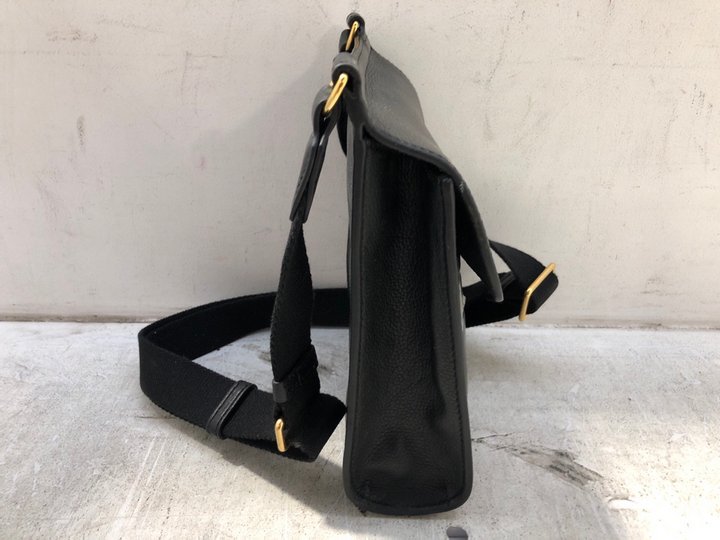 John Pye Auctions MULBERRY WOMENS SMALL ANTONY GRAINEDLEATHER MESSENGER BAG IN BLACK RRP £