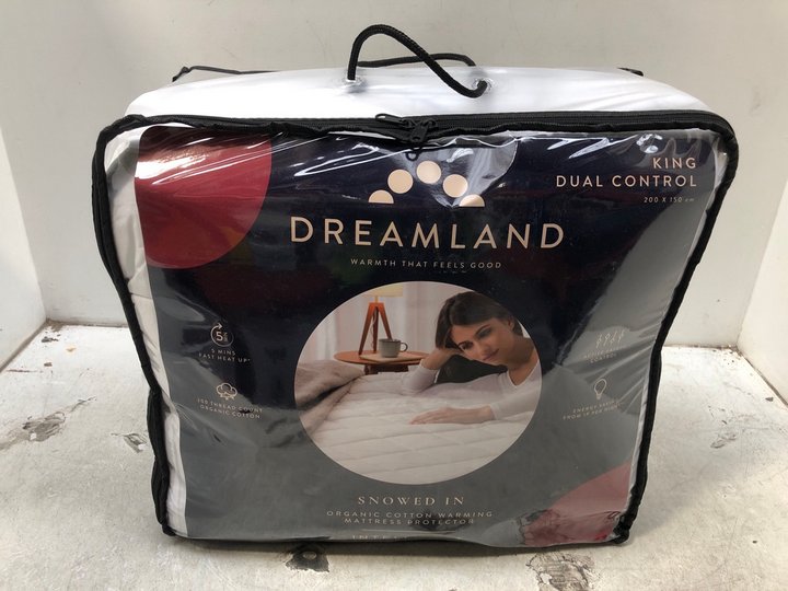 John Pye Auctions DREAMLAND SNOWED IN ORGANIC COTTON WARMING MATTRESS PROTECTOR RRP £150