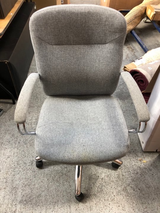 John Pye Auctions JOHN LEWIS & PARTNERS ANYDAY WARNER FABRIC OFFICE