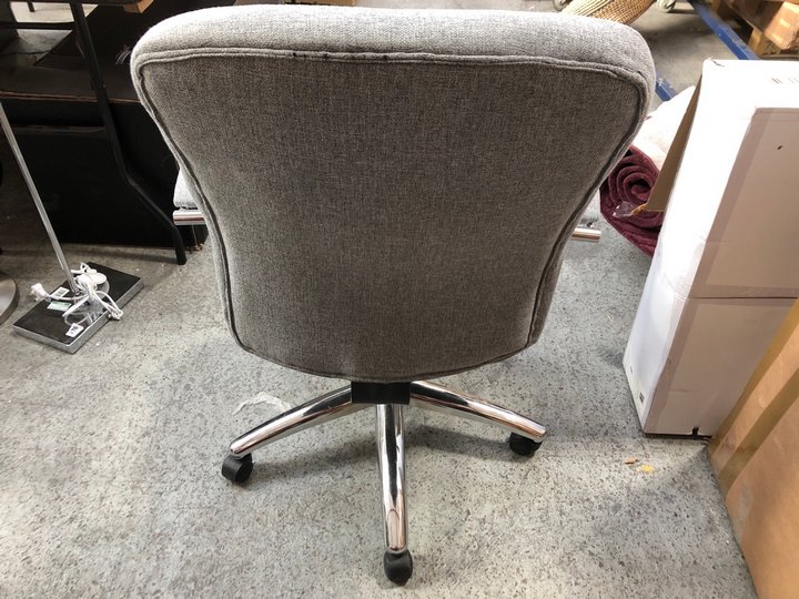 John Pye Auctions JOHN LEWIS & PARTNERS ANYDAY WARNER FABRIC OFFICE