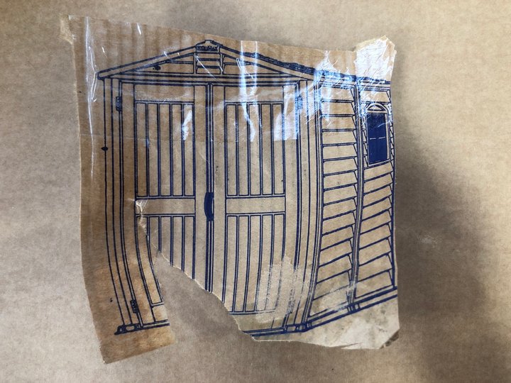 John Pye Auctions QTY OF ASSORTED ITEMS TO INCLUDE 4X8 VINYL PLASTIC