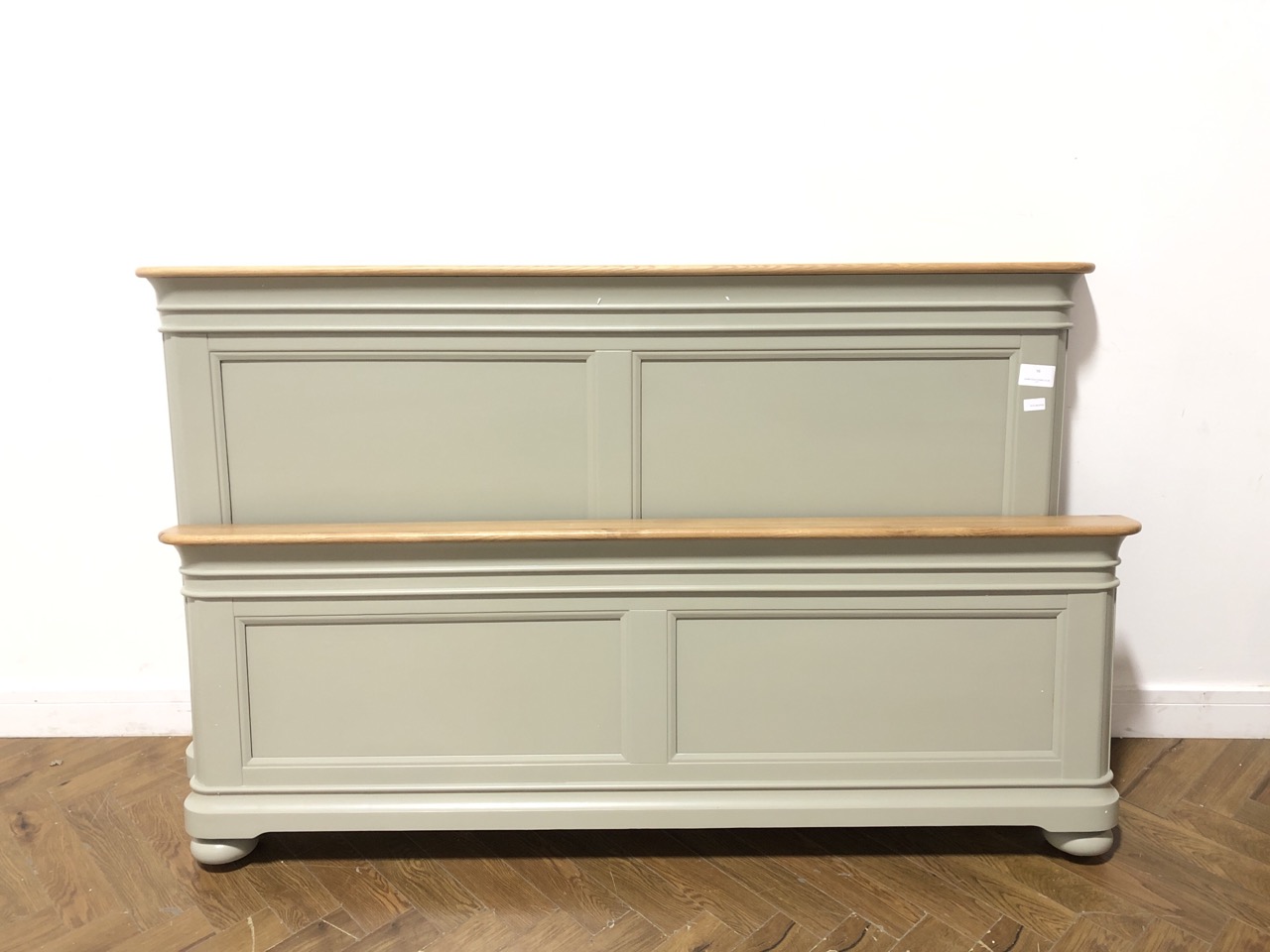 John Pye Auctions OAK FURNITURE LAND BRINDLE NATURAL SOLID OAK AND PAINTED KINGSIZE BED RRP £