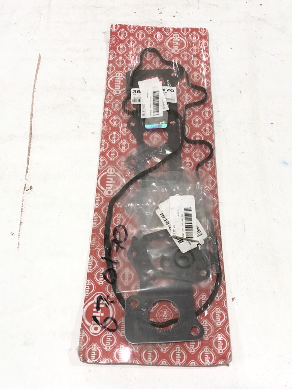 John Pye Auctions PALLET OF ASSORTED CAR PARTS TO INCLUDE CAR / VAN