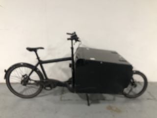 LARRY VS HARRY ELECTRIFIED BULLITT E- CARGO BIKE WITH ATTACHED CARGO BOX IN BACK - RRP £