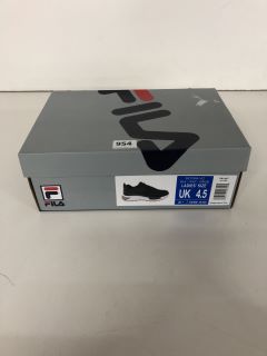 PAIR OF FILA TRAINERS (UK SIZE 4.5)
