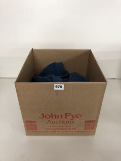 BOX OF ASSORTED CLOTHING ITEMS