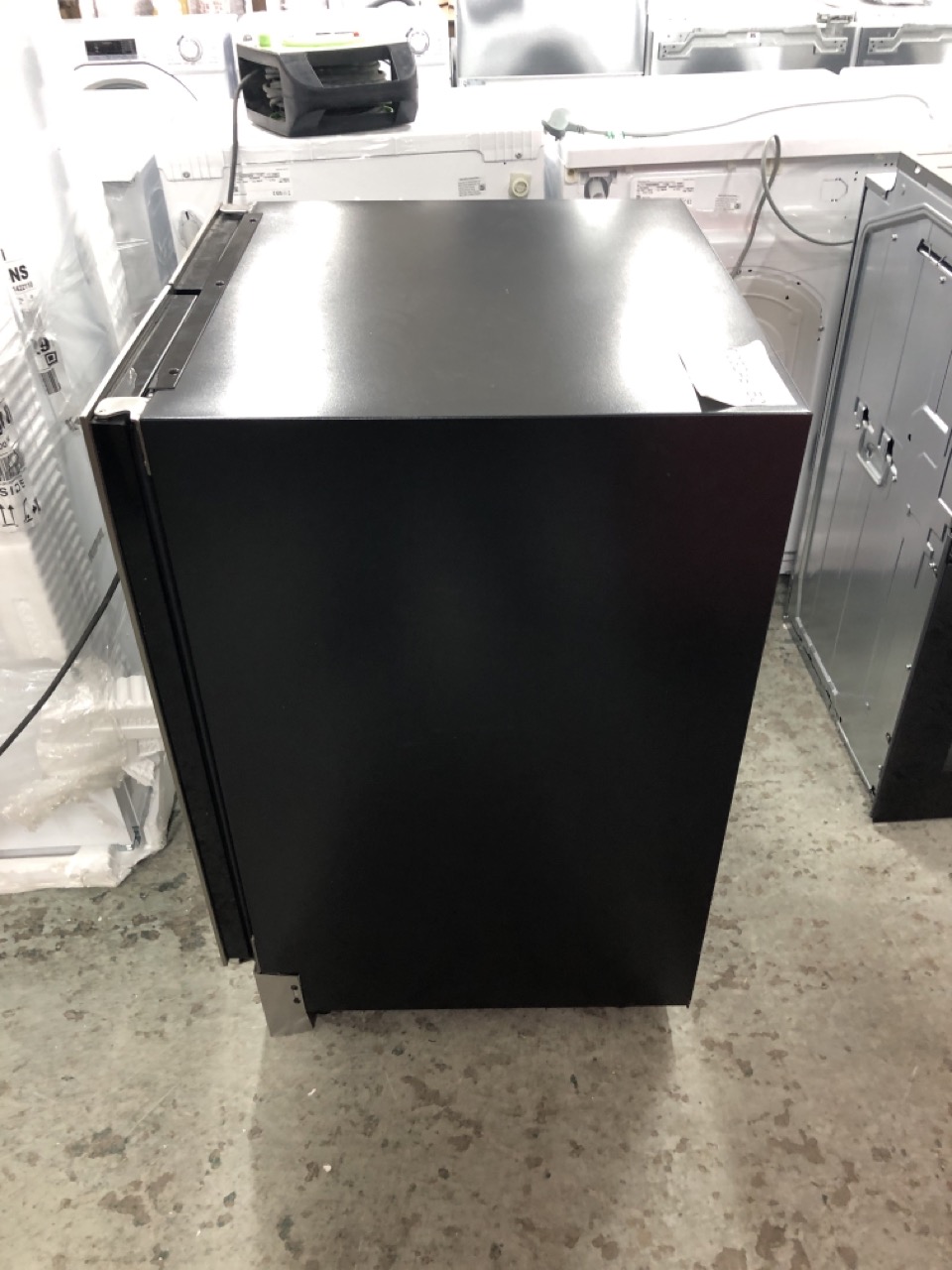 John Pye Auctions JL UNDER COUNTER WINE MODEL JLWF608