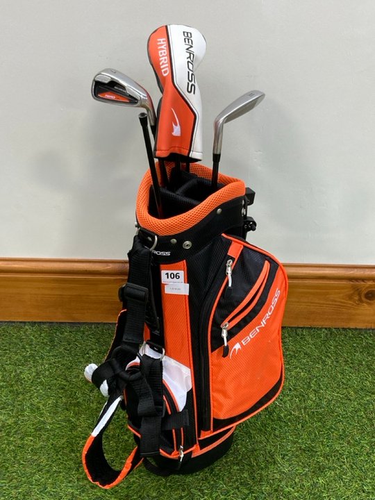 John Pye Auctions BENROSS JUNIOR GOLF BAG IN ORANGE & BLACK TO