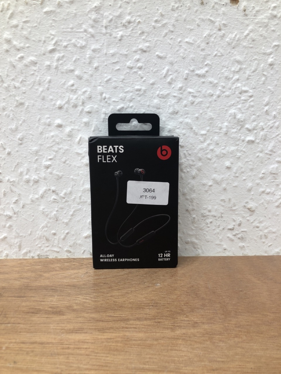 John Pye Auctions BEATS FLEX EARPHONES (ORIGINAL RRP £56) IN BLACK MODEL NO MYMC2ZM/A