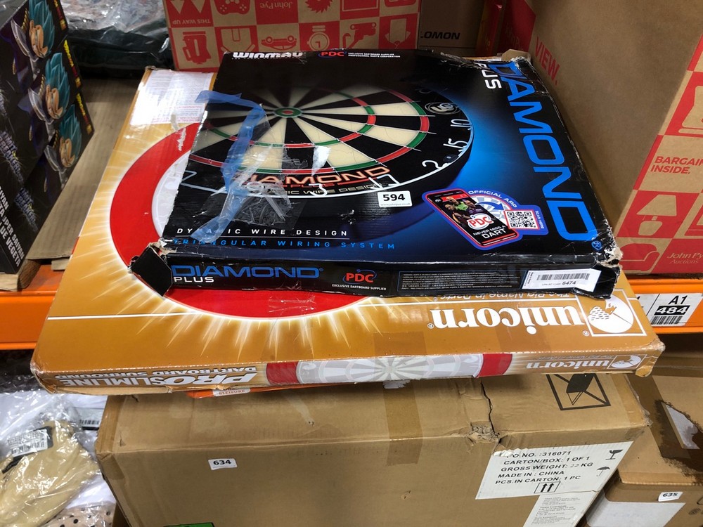 John Pye Auctions 3 X ASSORTED ITEMS TO INCLUDE DIAMOND PLUS DARTBOARD