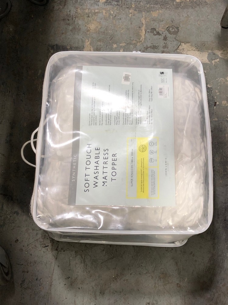 John Pye Auctions JOHN LEWIS SOFT TOUCH WASHABLE MATTRESS TOPPER