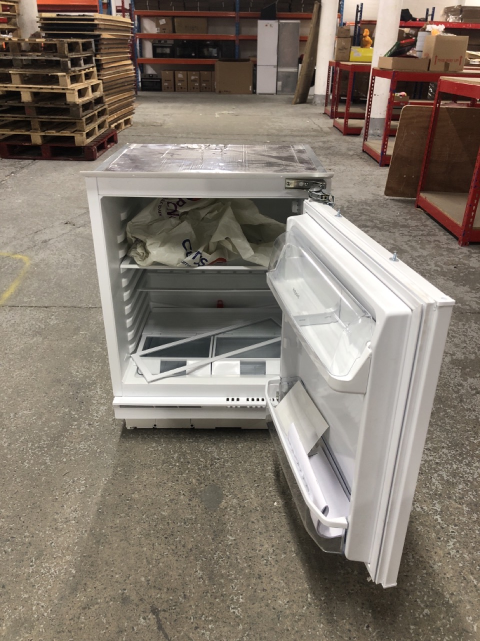 John Pye Auctions HOTPOINT INTEGRATED UNDERCOUNTER FRIDGE MODEL HL