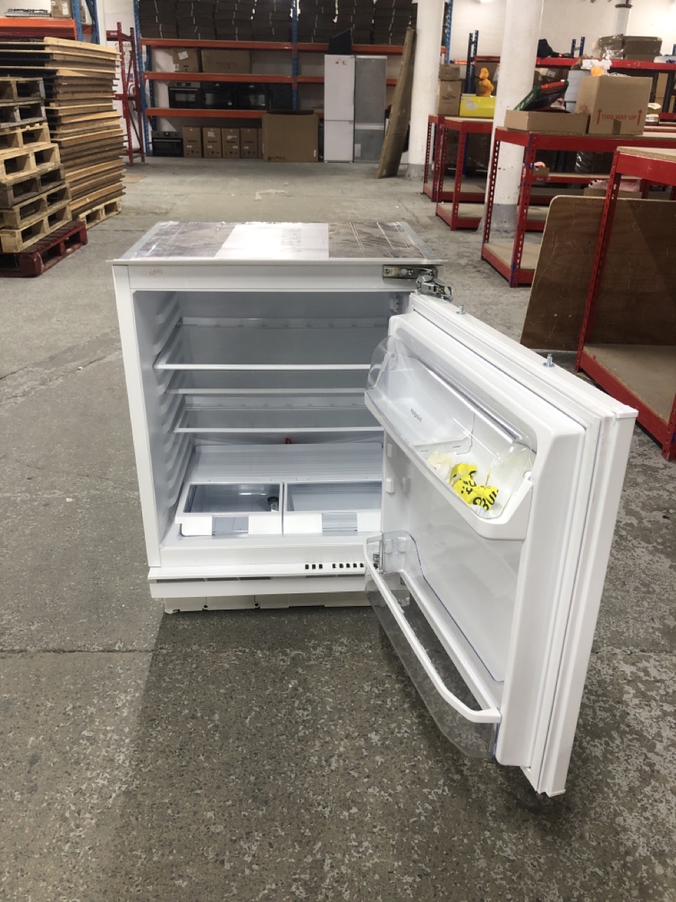 John Pye Auctions HOTPOINT INTEGRATED UNDERCOUNTER FRIDGE MODEL HL