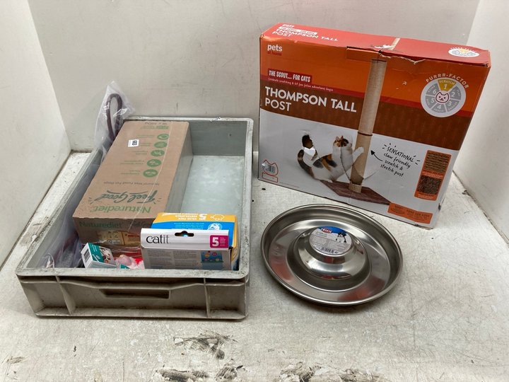 John Pye Auctions QTY OF ASSORTED PET ITEMS TO INCLUDE PETS AT HOME