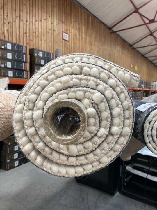 John Pye Auctions LA REDOUTE DIANO WOOL KNIT EFFECT RUG IN ECRU