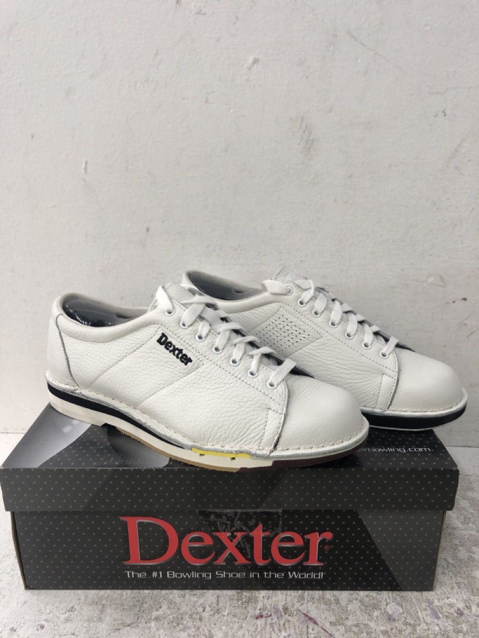 John Pye Auctions 2 X DEXTER TEN PIN BOWLING SHOES MENS SIZE 10.5 AND