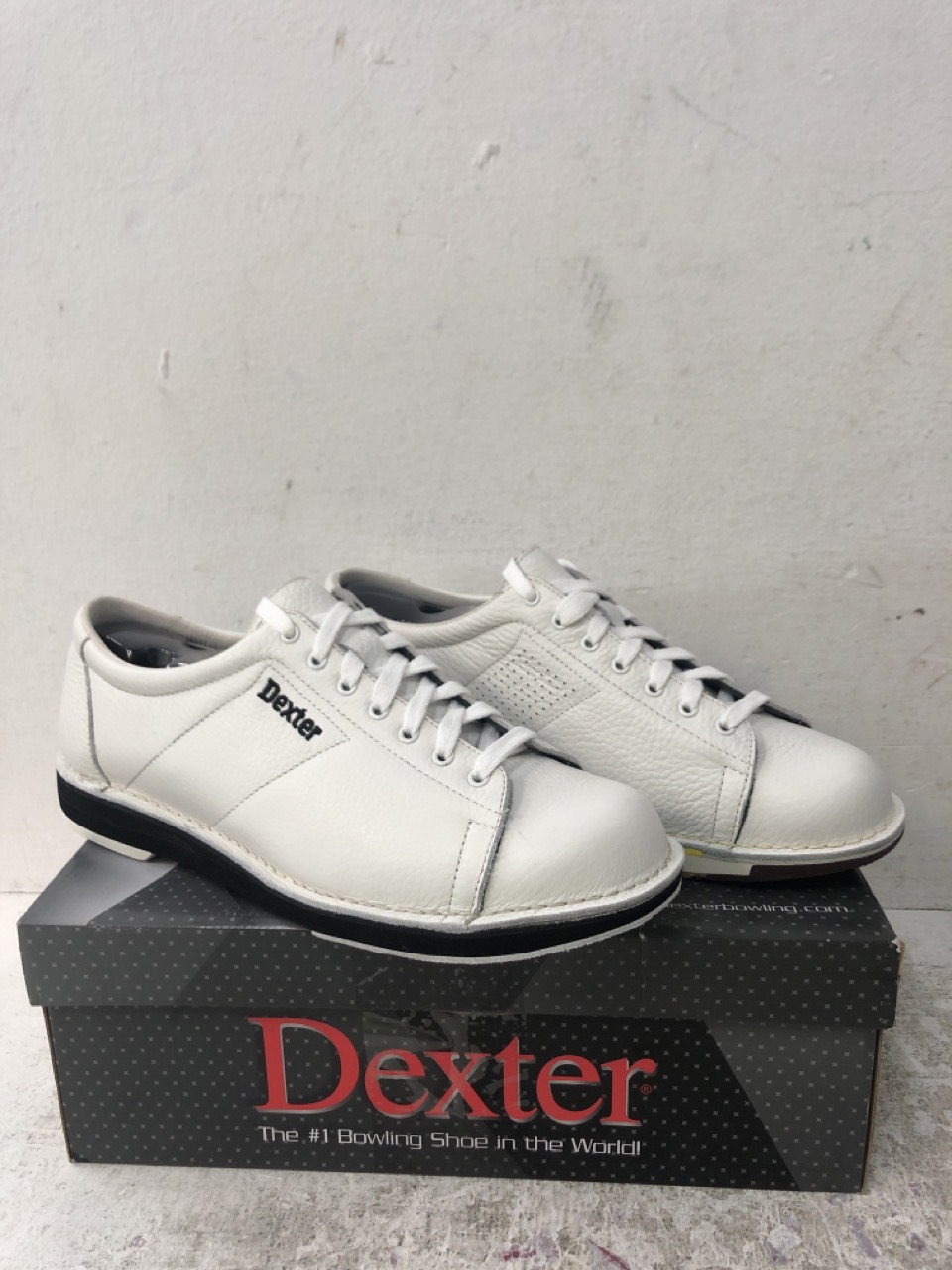 John Pye Auctions 2 X DEXTER TEN PIN BOWLING SHOES MENS SIZE 10.5 AND