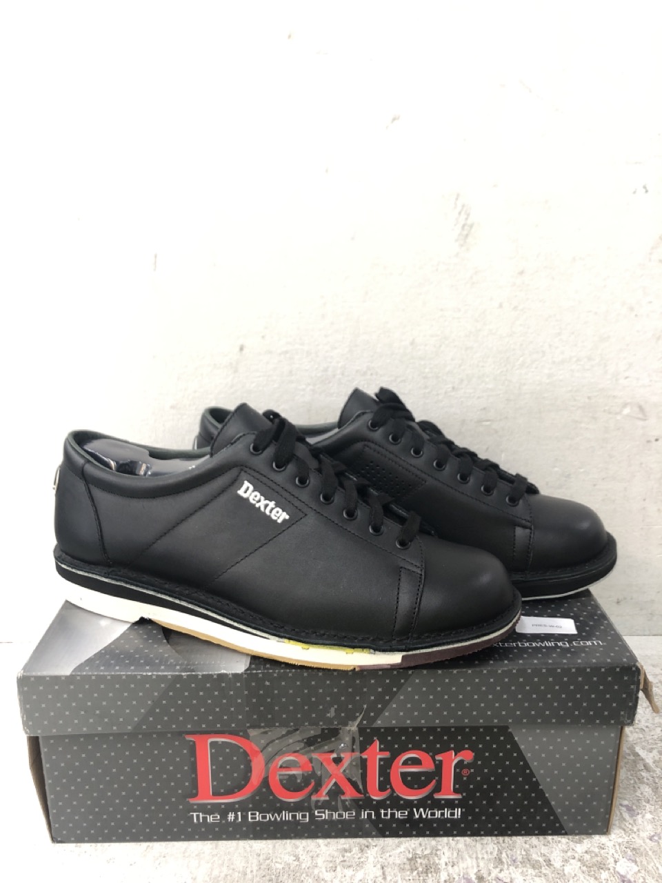 John Pye Auctions 2 X DEXTER TEN PIN BOWLING SHOES MENS SIZE 11.5 AND