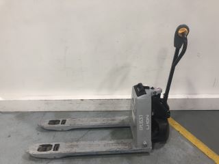 ELECTRIC PALLET TRUCK LI-ION EPL 1531, APPROX RRP £1000