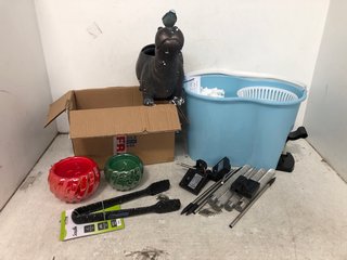 QTY OF ASSORTED HOUSEHOLD ITEMS TO INCLUDE SPIN MOP & BUCKET SET IN BLUE: LOCATION - WA4